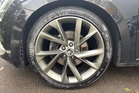 12 of 62 for Škoda Superb 2.0 TSI SportLine DSG Euro 6 (s/s) 5dr