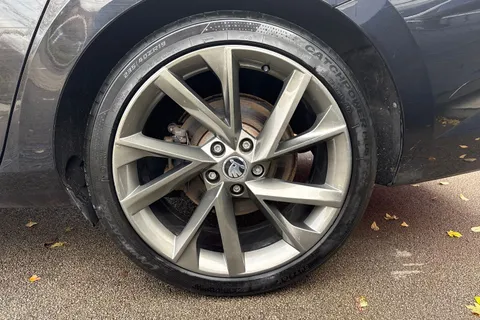 13 of 62 for Škoda Superb 2.0 TSI SportLine DSG Euro 6 (s/s) 5dr