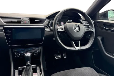 18 of 62 for Škoda Superb 2.0 TSI SportLine DSG Euro 6 (s/s) 5dr