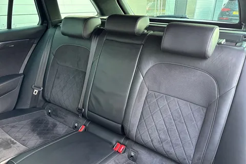 19 of 62 for Škoda Superb 2.0 TSI SportLine DSG Euro 6 (s/s) 5dr