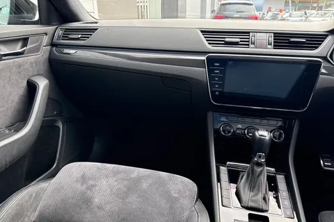 20 of 62 for Škoda Superb 2.0 TSI SportLine DSG Euro 6 (s/s) 5dr