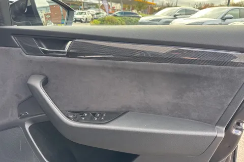 21 of 62 for Škoda Superb 2.0 TSI SportLine DSG Euro 6 (s/s) 5dr