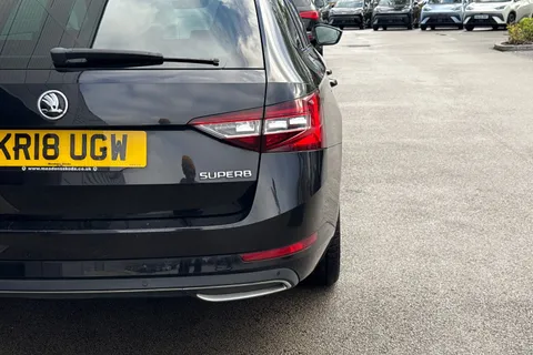 28 of 62 for Škoda Superb 2.0 TSI SportLine DSG Euro 6 (s/s) 5dr
