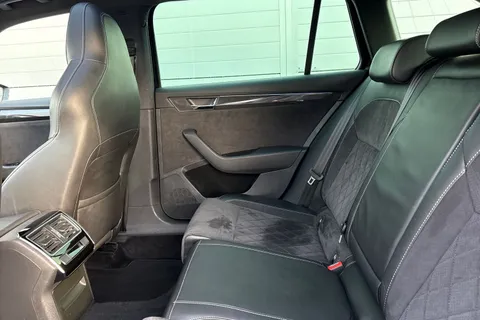 33 of 62 for Škoda Superb 2.0 TSI SportLine DSG Euro 6 (s/s) 5dr