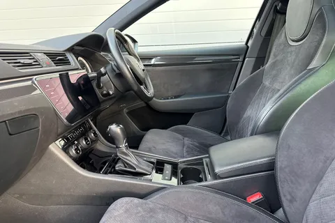 34 of 62 for Škoda Superb 2.0 TSI SportLine DSG Euro 6 (s/s) 5dr