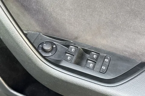 38 of 62 for Škoda Superb 2.0 TSI SportLine DSG Euro 6 (s/s) 5dr