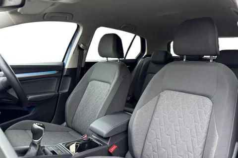 GF24KFA Volkswagen Golf 1.5 TSI Match 5dr | Rear Camera | Acc Thumbnail #17