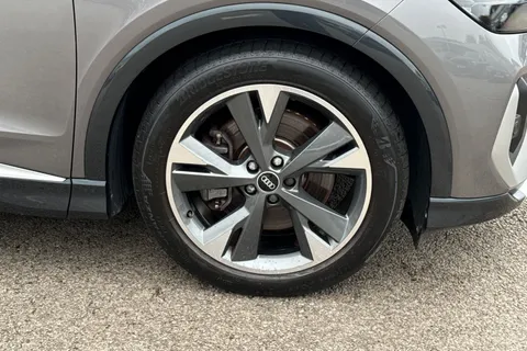 7 of 64 for Audi Q4 e-tron Q4 S line 40 e-tron 150,00 kW