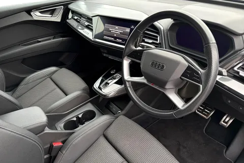 8 of 64 for Audi Q4 e-tron Q4 S line 40 e-tron 150,00 kW