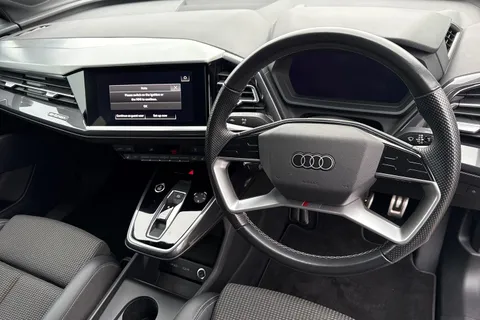 13 of 64 for Audi Q4 e-tron Q4 S line 40 e-tron 150,00 kW