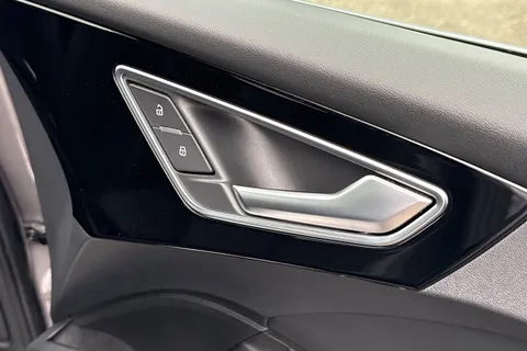 18 of 64 for Audi Q4 e-tron Q4 S line 40 e-tron 150,00 kW