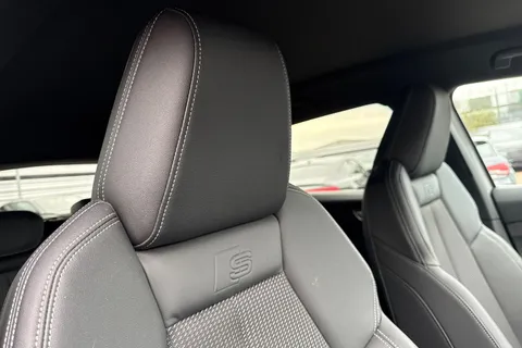 21 of 64 for Audi Q4 e-tron Q4 S line 40 e-tron 150,00 kW