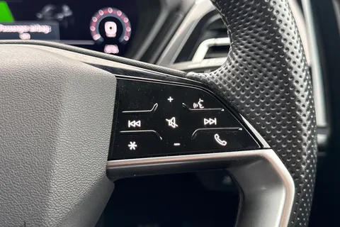 25 of 64 for Audi Q4 e-tron Q4 S line 40 e-tron 150,00 kW