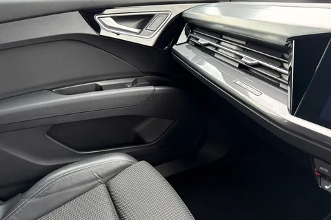 58 of 64 for Audi Q4 e-tron Q4 S line 40 e-tron 150,00 kW