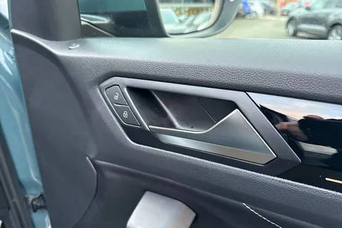 DF23YDG Volkswagen T-Roc 1.5 TSI R-Line 5dr DSG | Panoramic Sunroof | Heated Seats Thumbnail #22