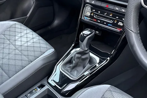 DF23YDG Volkswagen T-Roc 1.5 TSI R-Line 5dr DSG | Panoramic Sunroof | Heated Seats Thumbnail #24