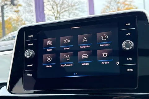 DF23YDG Volkswagen T-Roc 1.5 TSI R-Line 5dr DSG | Panoramic Sunroof | Heated Seats Thumbnail #28