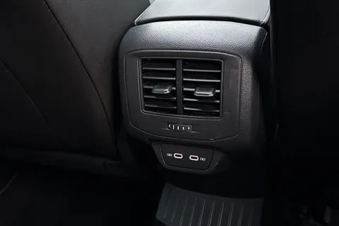 DF23YDG Volkswagen T-Roc 1.5 TSI R-Line 5dr DSG | Panoramic Sunroof | Heated Seats Thumbnail #39