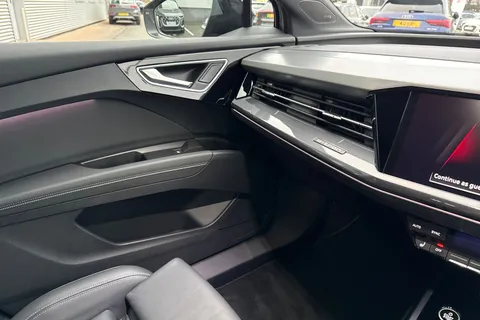 15 of 66 for Audi Q4 e-tron Q4 Black Edition 45 e-tron 210,00 kW