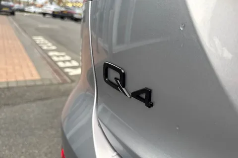 34 of 66 for Audi Q4 e-tron Q4 Black Edition 45 e-tron 210,00 kW