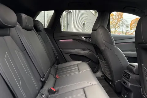 38 of 66 for Audi Q4 e-tron Q4 Black Edition 45 e-tron 210,00 kW