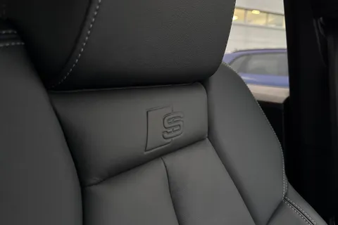 60 of 66 for Audi Q4 e-tron Q4 Black Edition 45 e-tron 210,00 kW