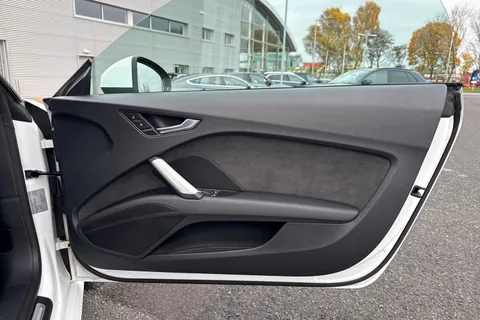 42 of 66 for Audi TT S line 40 TFSI 197 PS S tronic