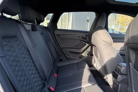  Audi RS 3 2.5 TFSI Carbon Vorsprung Sportback S Tronic quattro Euro 6 (s/s) 5dr Thumbnail #38