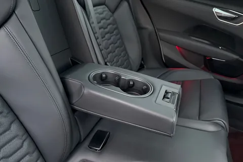 KP73LFF Audi RS e-tron GT 440,00 kW Thumbnail #41