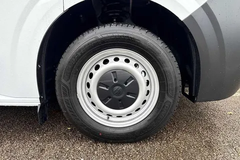 PK75HHJ Volkswagen Transporter T28 Panel Van Commerce LWB 110 PS 2.0 TDI 6sp Manual Thumbnail #6