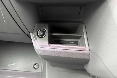 PK75BFO Volkswagen Crafter CR35 Panel van Commerce Plus LWB 140 PS 2.0 TDI 8sp Automatic FWD Thumbnail #27