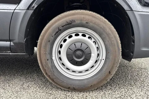 CX75HWO Volkswagen Crafter 2.0 TDI 177PS Commerce Plus High Roof Van Auto Thumbnail #20