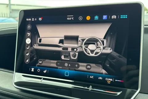 CX75HWO Volkswagen Crafter 2.0 TDI 177PS Commerce Plus High Roof Van Auto Thumbnail #32