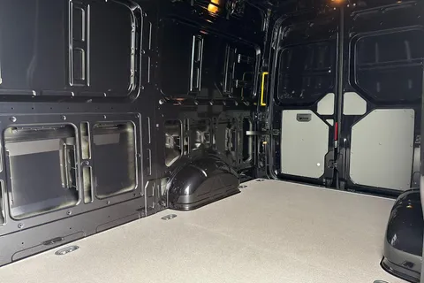 CX75HWO Volkswagen Crafter 2.0 TDI 177PS Commerce Plus High Roof Van Auto Thumbnail #40