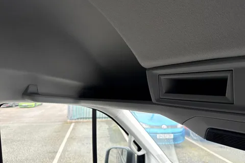 CX75HWO Volkswagen Crafter 2.0 TDI 177PS Commerce Plus High Roof Van Auto Thumbnail #50