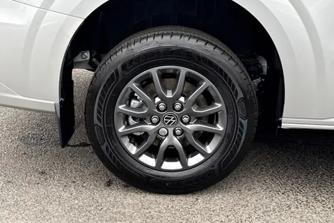 BG75KVD Volkswagen Transporter 2.0 TDI 110 Commerce Plus Van Thumbnail #10