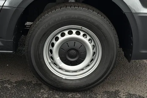 MF75FOC Volkswagen Crafter 2.0 TDI 140PS Commerce Plus High Roof Van Thumbnail #7