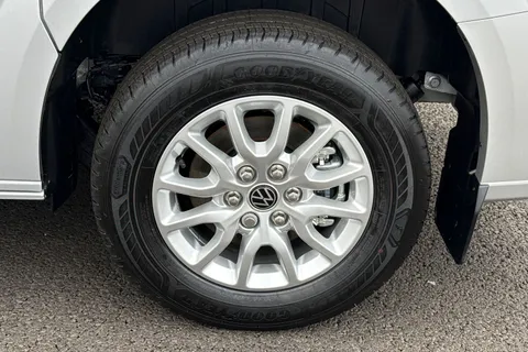 MF75FHT Volkswagen Transporter 2.0 TDI 110 Commerce Plus Van Thumbnail #7