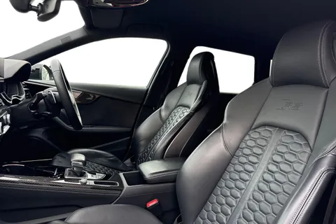 16 of 66 for Audi RS 4 Avant RS 4 Avant Carbon Black 450 PS tiptronic