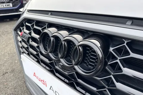 25 of 66 for Audi RS 4 Avant RS 4 Avant Carbon Black 450 PS tiptronic