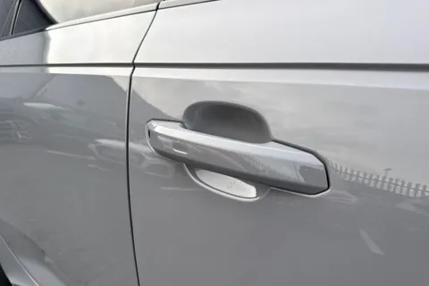 29 of 66 for Audi RS 4 Avant RS 4 Avant Carbon Black 450 PS tiptronic