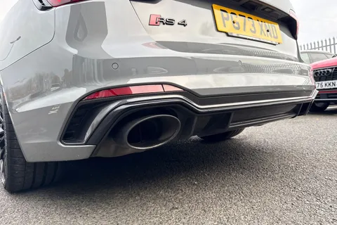 35 of 66 for Audi RS 4 Avant RS 4 Avant Carbon Black 450 PS tiptronic