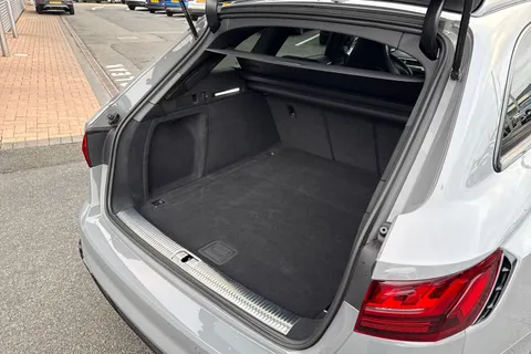 36 of 66 for Audi RS 4 Avant RS 4 Avant Carbon Black 450 PS tiptronic