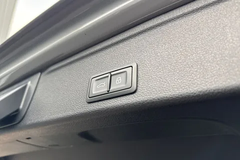 37 of 66 for Audi RS 4 Avant RS 4 Avant Carbon Black 450 PS tiptronic