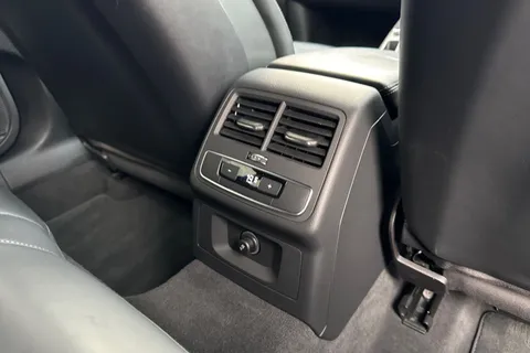 41 of 66 for Audi RS 4 Avant RS 4 Avant Carbon Black 450 PS tiptronic