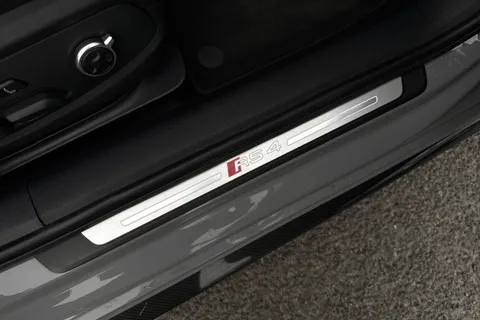 43 of 66 for Audi RS 4 Avant RS 4 Avant Carbon Black 450 PS tiptronic