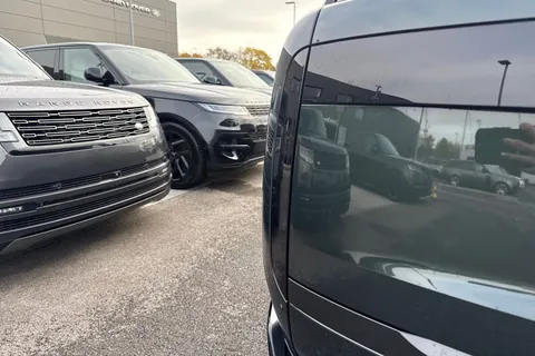 Land Rover Range Rover 3.0 D300 MHEV Edition Auto 4WD Euro 6 (s/s) 5dr Thumbnail #22