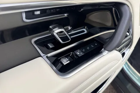 Land Rover Range Rover 3.0 D300 MHEV Edition Auto 4WD Euro 6 (s/s) 5dr Thumbnail #28