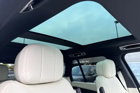 Land Rover Range Rover 3.0 D300 MHEV Edition Auto 4WD Euro 6 (s/s) 5dr Thumbnail #31