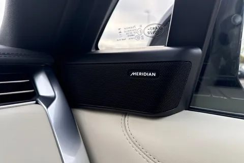 Land Rover Range Rover 3.0 D300 MHEV Edition Auto 4WD Euro 6 (s/s) 5dr Thumbnail #34